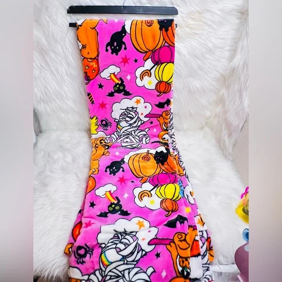 Care Bears Halloween Throw Blanket - Picture 3 of 4
